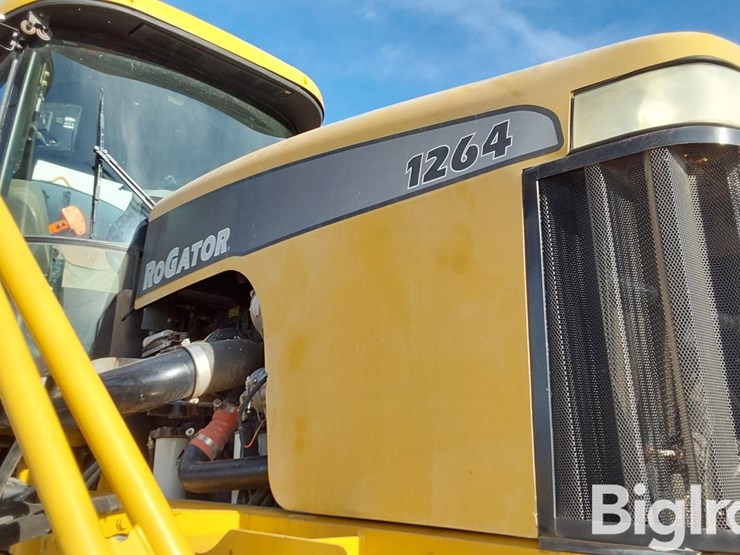 ag-chem-rogator-1264-image-12