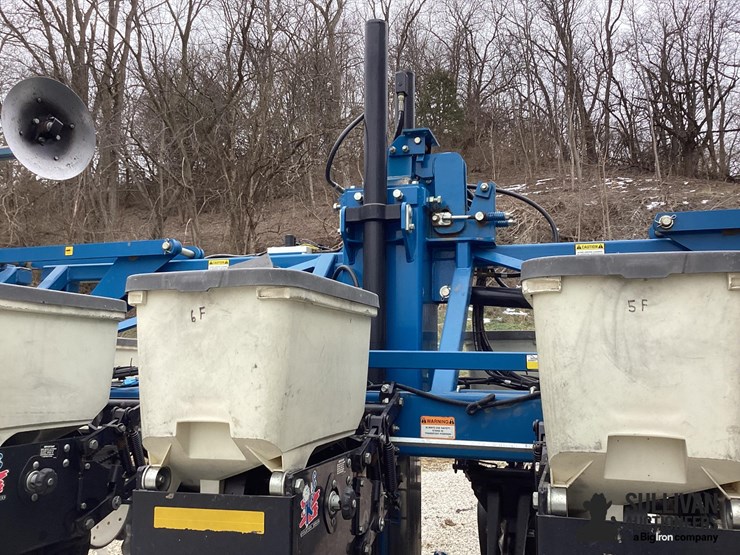 2004-kinze-3600-image-17