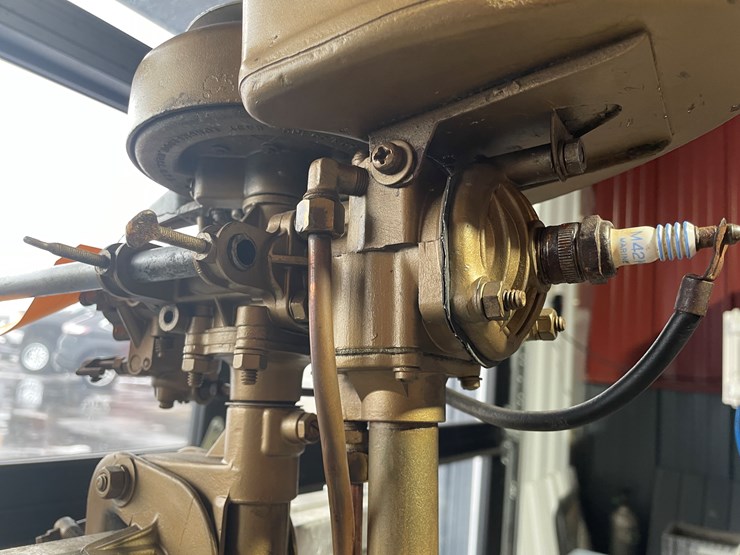 #3830-•-muncie-neptune-vintage-outboard-boat-motor-image-9