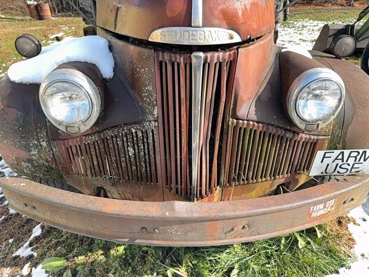 1947-studebaker,-6-wheel-grain,-cattle-sides,-not-running;-located-at-7241-roxbury-rd,-charles-city,-va,-please-call-804.837.9940-or-804.651.4404-with-questions-image-5