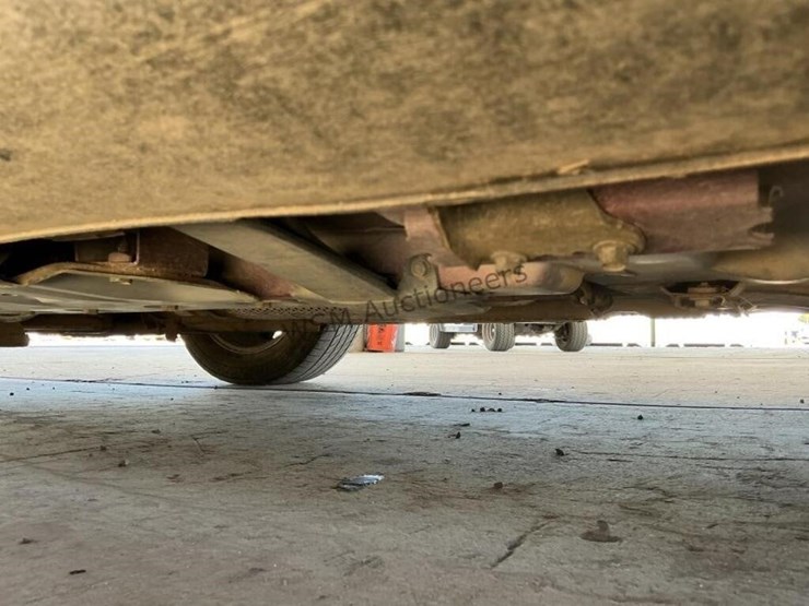 1994-cadillac-deville-concours-sdn-image-23