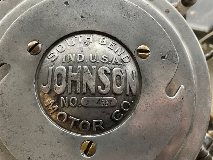 #3829-•-johnson-vintage-outboard-boat-motor-image-7