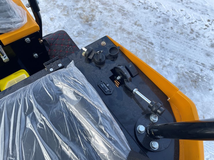 #203-•-miva-va13-mini-excavator-image-17