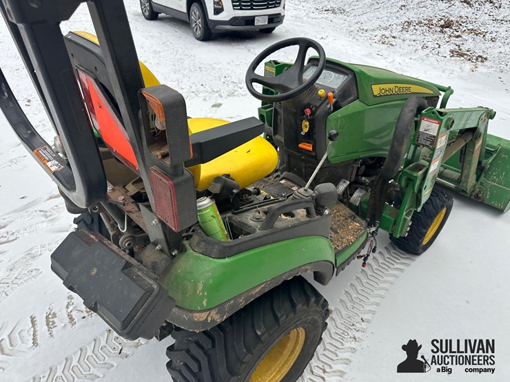 2016-john-deere-1025r-image-18