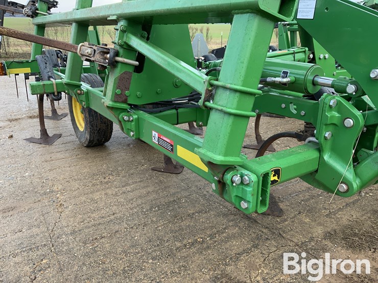 2021-john-deere-2430-image-20