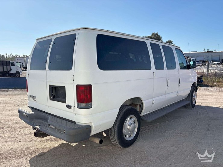 2007-ford-e350-image-3