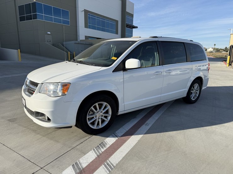 2019-dodge-grand-caravan-image-1