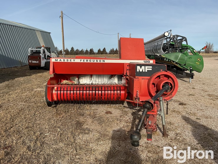 massey-ferguson-128-image-2