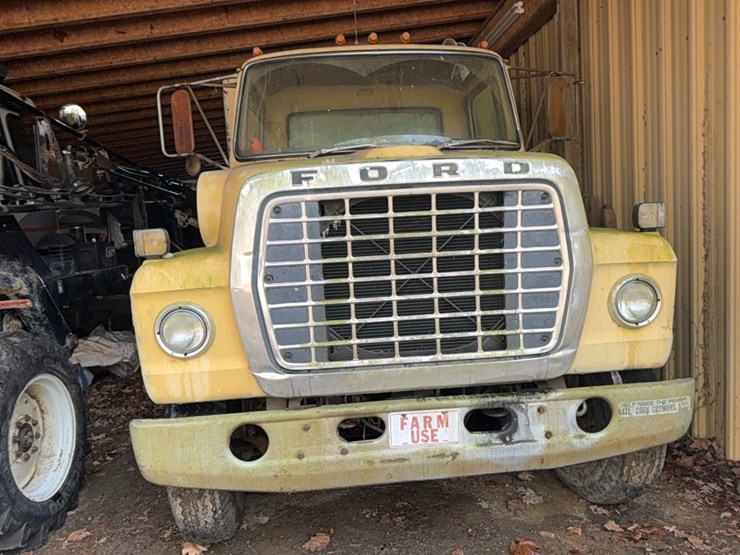 1975-ford-880-image-12