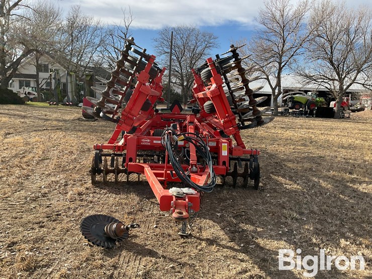 2015-kuhn-8000-excelerator-vertical-tillage-tool-image-2
