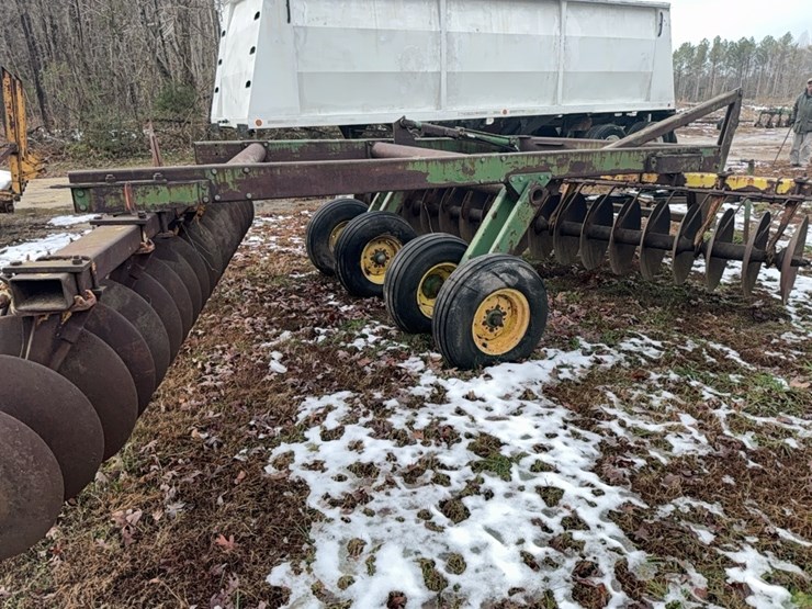 john-deere-340-image-43