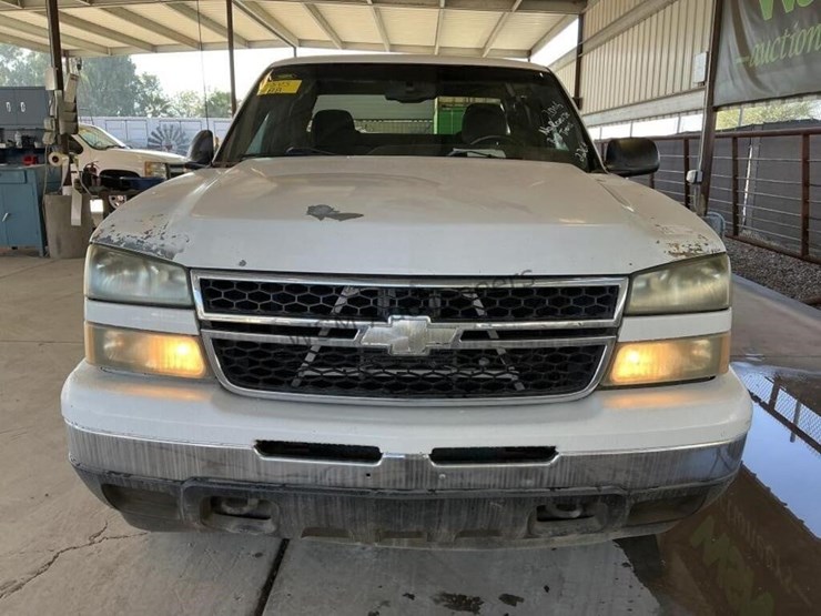 2006-chevrolet-silverado-1500-image-3