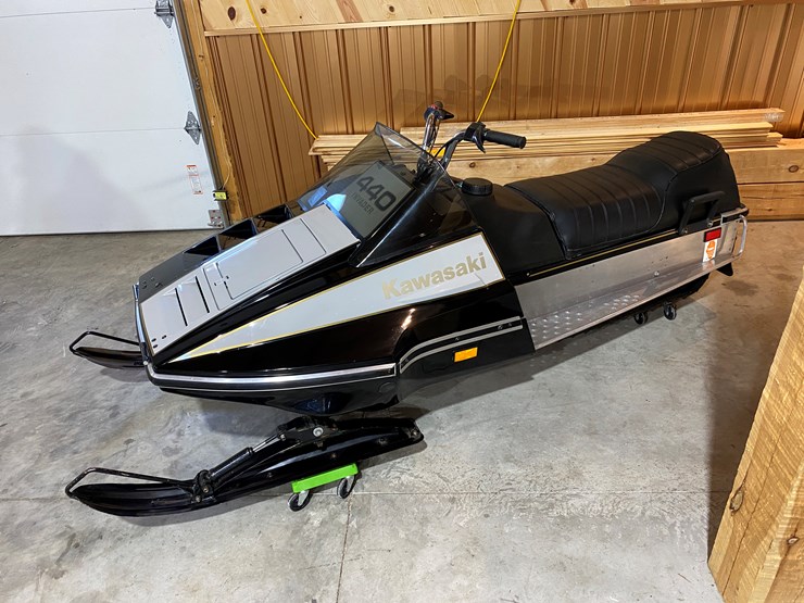 #3783-•-1980-kawasaki-440-invader-snowmobile-image-7