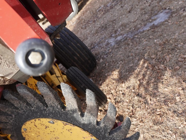 2008-new-holland-br7090-image-10