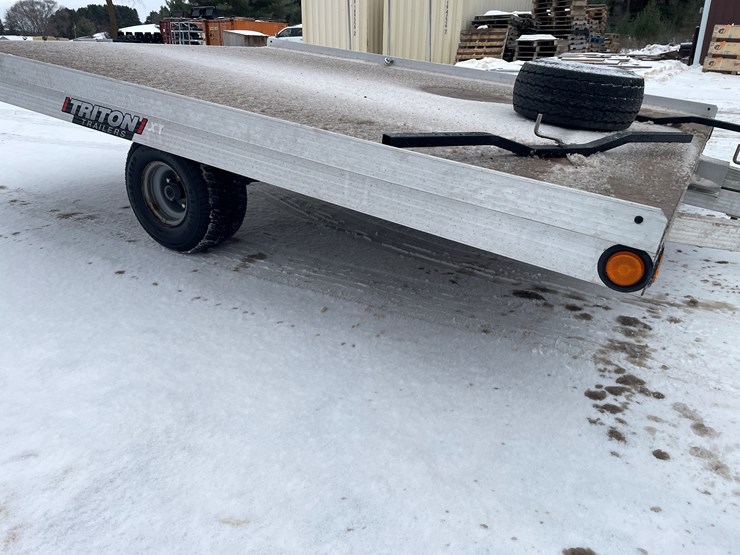 #3802-•-10'-aluminum-triton-snowmobile-trailer-(no-title)-image-19