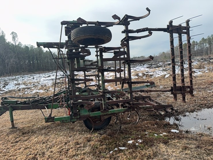 john-deere-pull-type-3-section-field-cultivator,-24';-located-at-7241-roxbury-rd,-charles-city,-va,-please-call-804.837.9940-or-804.651.4404-with-questions-image-14