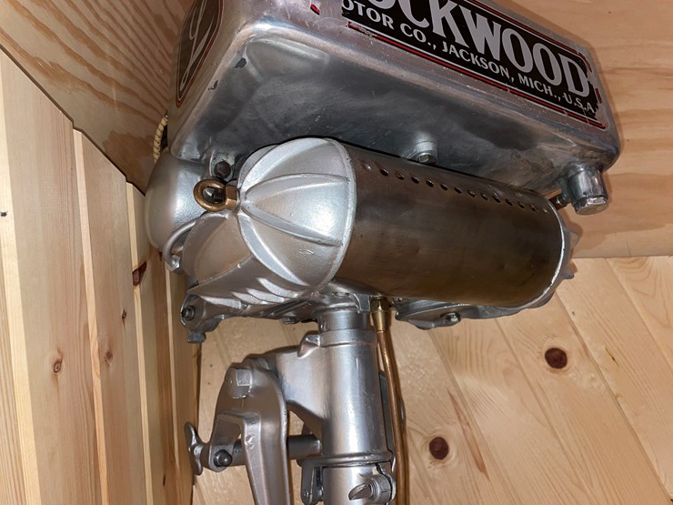 #3836-•-lockwood-vintage-outboard-boat-motor-image-5