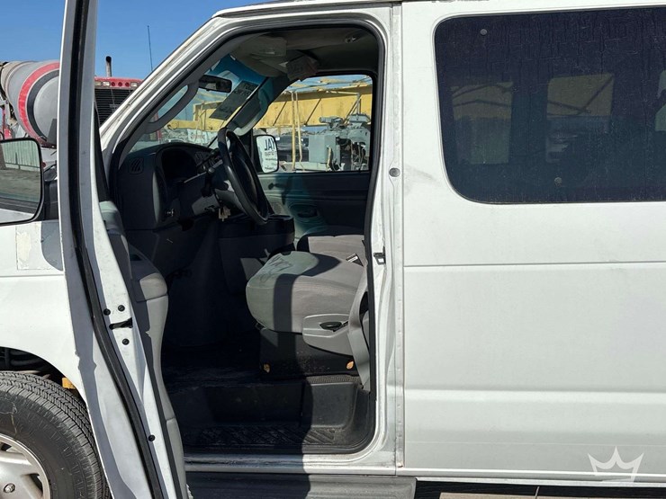 2007-ford-e350-image-10