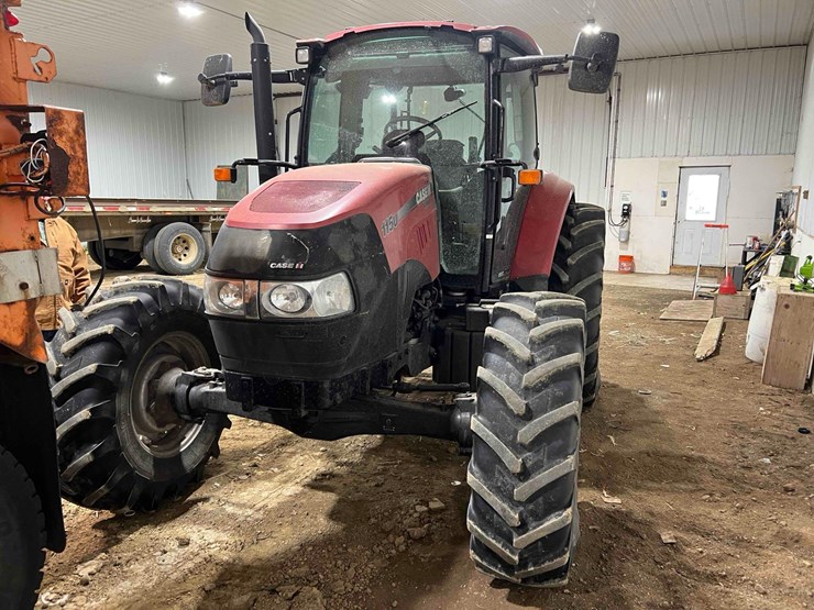 2014-case-farmall-115u-tractor-image-5