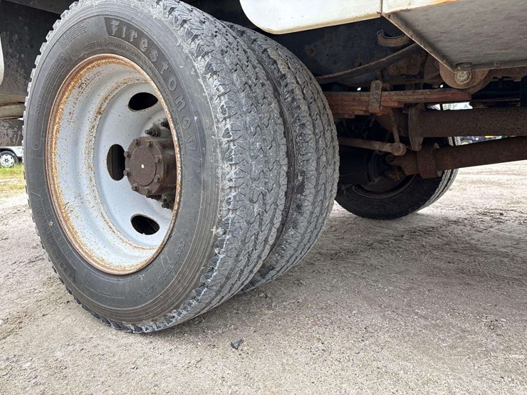 2012-ford-f550-image-37