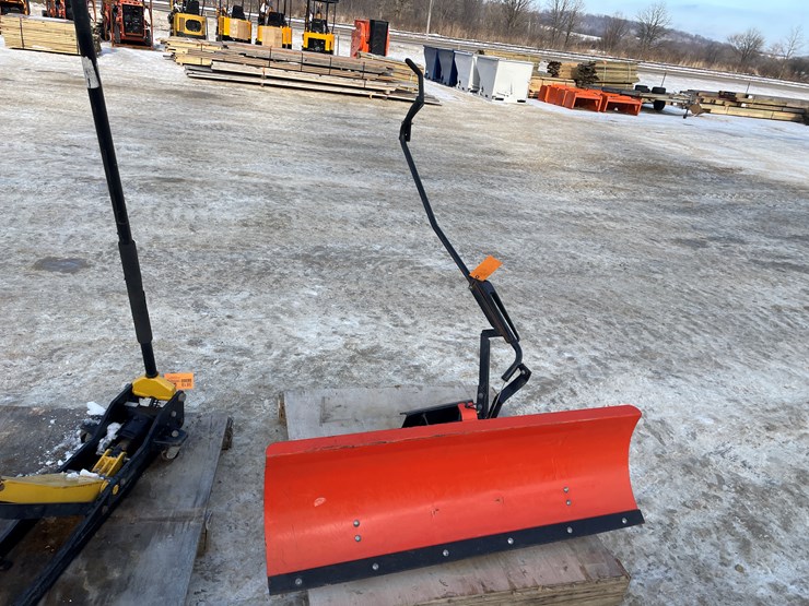 #3820-•-kubota-lawn-tractor-snowblade-attachment-image-1