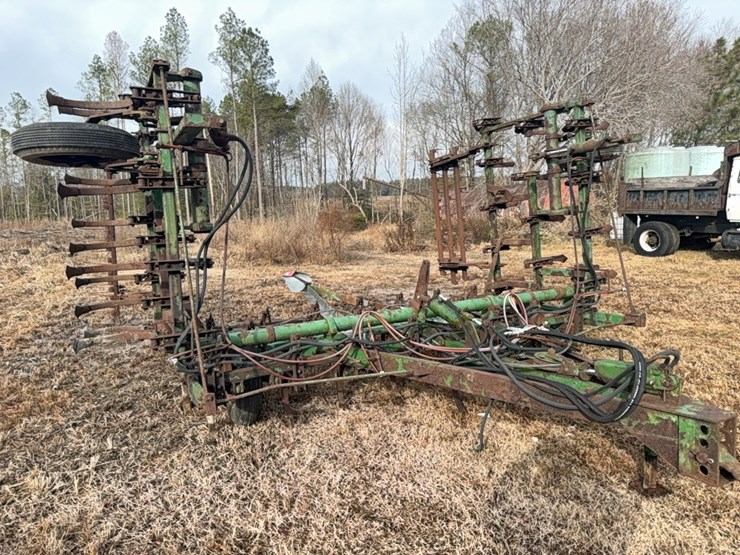 john-deere-pull-type-3-section-field-cultivator,-24';-located-at-7241-roxbury-rd,-charles-city,-va,-please-call-804.837.9940-or-804.651.4404-with-questions-image-38