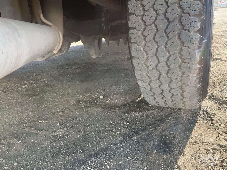 2012-ford-f-250-pickup-truck-image-35