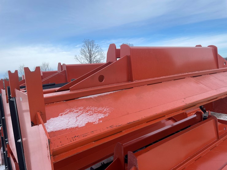 #2004-•-new-kc-12'-loader-pusher-image-14