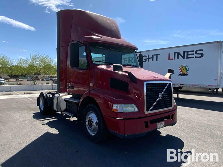 2016-volvo-vnm42t-s/a-truck-tractor-image-3