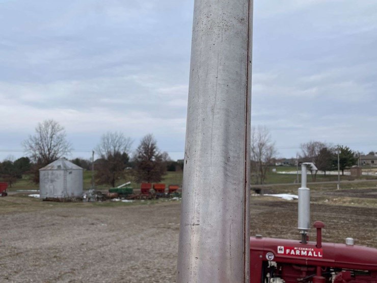 mccormick-deering-wk-40-wide-front-on-rubber-image-60