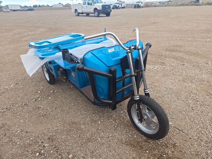 2025-iret13-electric-tricycle-cart-image-3