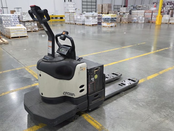 2014-crown-pe4500-60-image-1