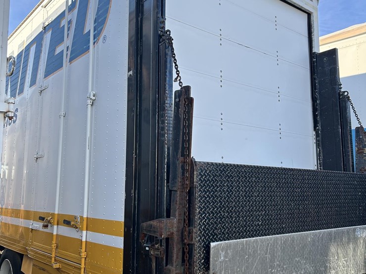 2001-international-4700-image-10