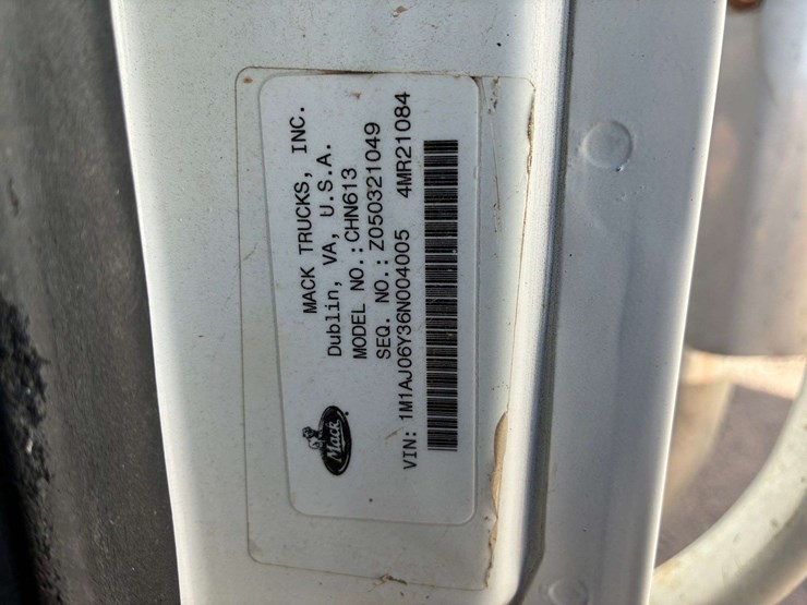 2006-mack-chn613-image-21