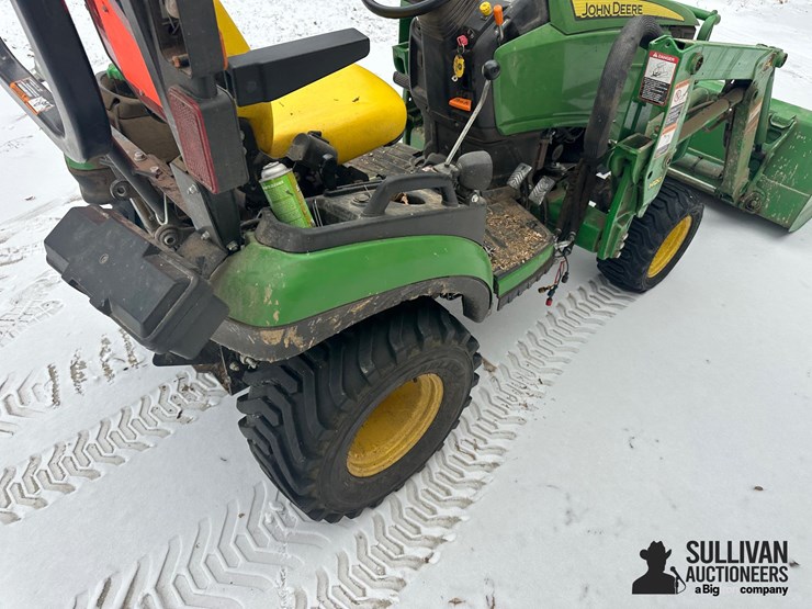 2016-john-deere-1025r-image-17