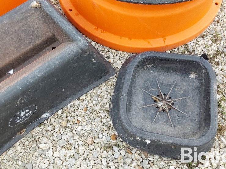 b-w-poly-mineral-feeders-image-10