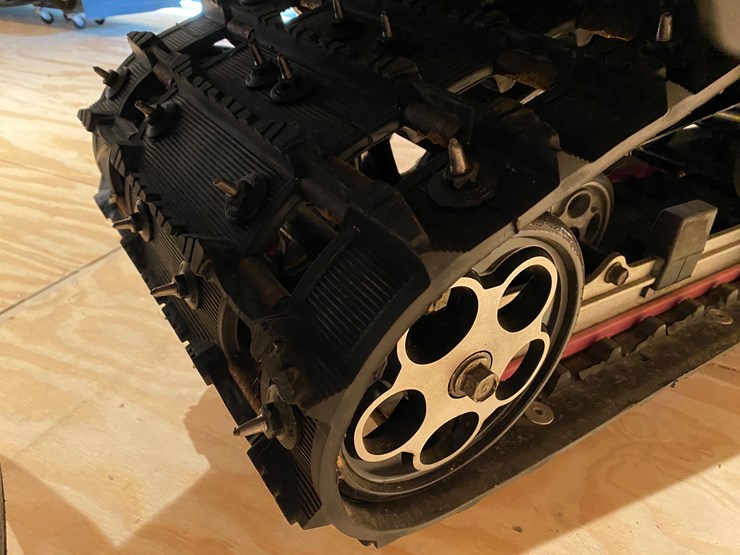 #3790-•-1992-yamaha-v-max-4-snowmobile-image-15