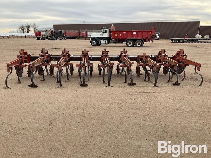 8-row-strip-tiller/cultivator-image-10