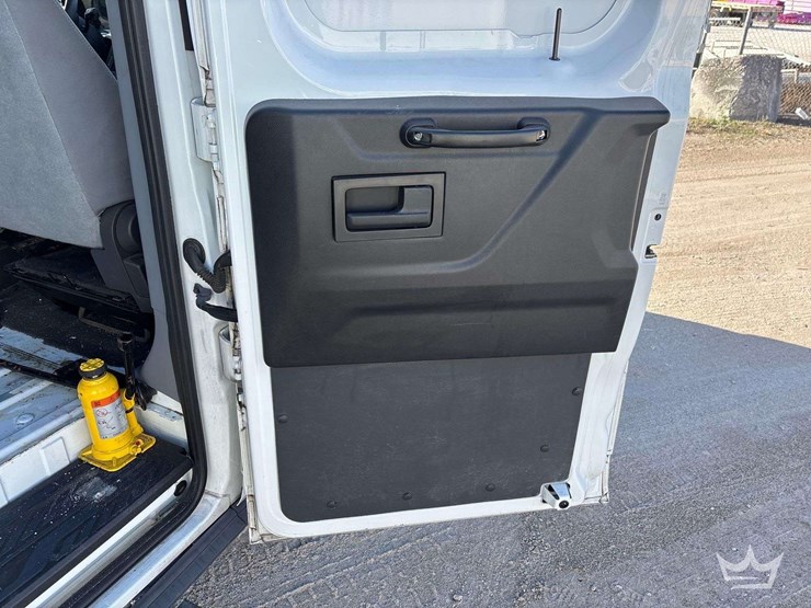 2019-ford-transit-image-19