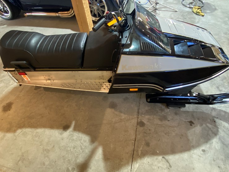 #3783-•-1980-kawasaki-440-invader-snowmobile-image-4