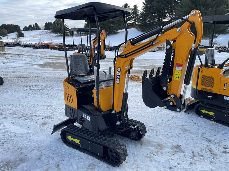 #203-•-miva-va13-mini-excavator-image-3