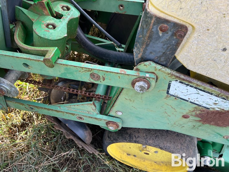 john-deere-7200-image-11