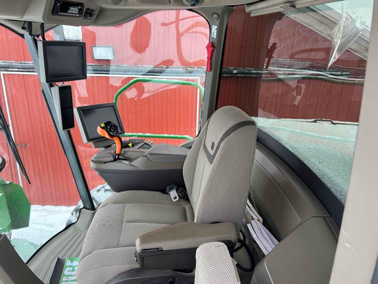 2024-john-deere-w235r-image-41