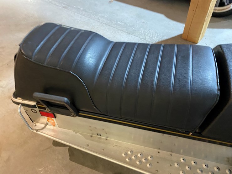 #3783-•-1980-kawasaki-440-invader-snowmobile-image-18