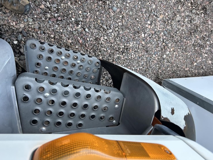 2000-isuzu-ftr-image-23