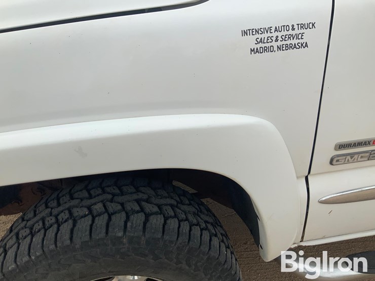 2005-gmc-sierra-2500-image-13