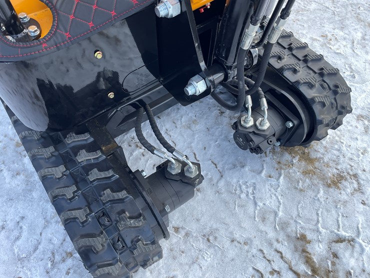 #202-•-miva-va15-mini-excavator-image-37