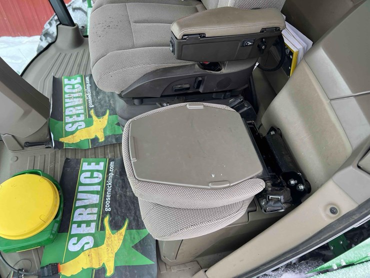 2024-john-deere-w235r-image-38