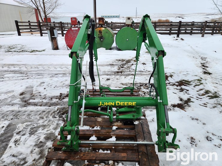 2024-john-deere-440r-image-2