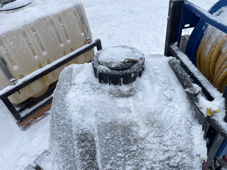 #3835-•-used-pressure-washer-unit-image-7